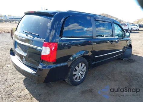 2013 Chrysler Town & Country Touring z USA, uszkodzony, nr VIN 2C4RC1BG4DR714689